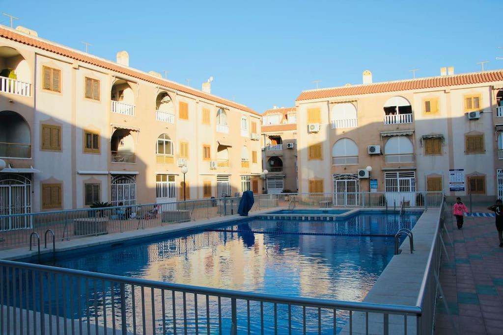 Appartement Tesoro Del Eden à Torrevieja Extérieur photo